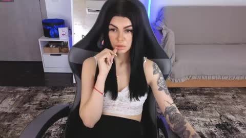 Snapshot of luckyrebel_ chatting on 05.02.26 Monika online show from 05.02.26