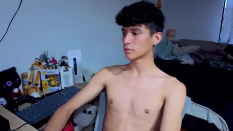 Lu Independent Model online show from 11.20.25