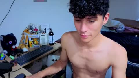 Lu Independent Model online show from 11.25.25