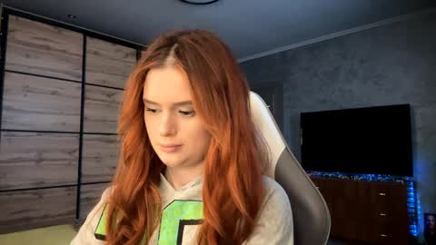 EmmaEmbers online show from 04.05.26