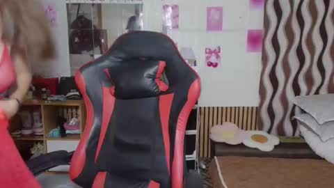 Snapshot of lucsin chatting on 04.04.26 lucsin online show from 04.04.26