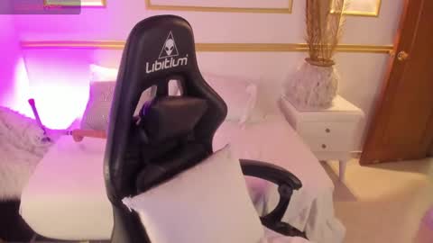 Snapshot of lucy266_ chatting on 01.17.25 lucy online show from 01.17.25