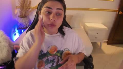 Snapshot of lucy266_ chatting on 02.21.25 lucy online show from 02.21.25