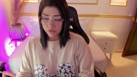 Snapshot of lucy266_ chatting on 03.11.25 lucy online show from 03.11.25