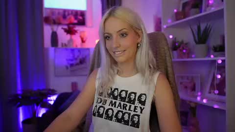 Snapshot of lucy_cutie_ chatting on 07.22.26 Cutie Lucy online show from 07.22.26