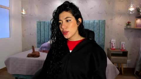 Lucy Greys online show from 10.06.25