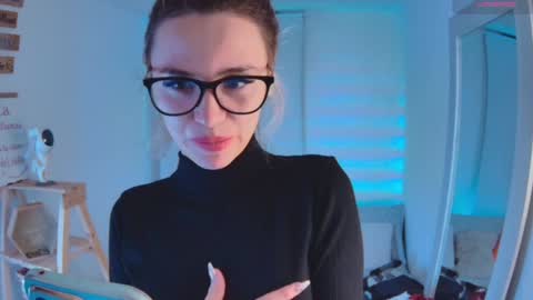 Snapshot of lucy_priincess chatting on 12.14.24 lucy online show from 12.14.24