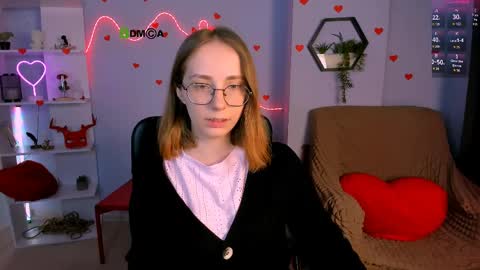 Snapshot of lucy_shy3 chatting on 04.04.26 lucy online show from 04.04.26