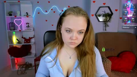 Snapshot of lucy_shy3 chatting on 04.06.26 lucy online show from 04.06.26