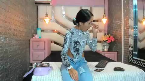 Lucy unlimit come back here  online show from 04.08.26