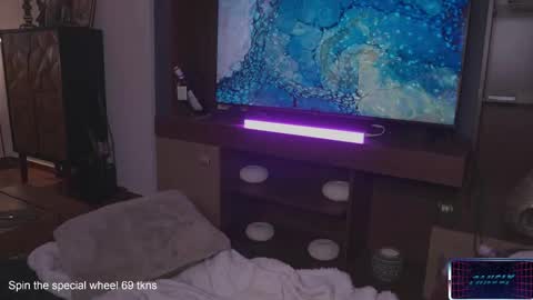 Snapshot of lucyallenx chatting on 12.20.24 Lucy Alien online show from 12.20.24