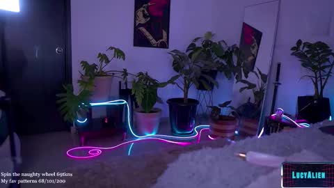 Snapshot of lucyallenx chatting on 11.26.25 Lucy Alien online show from 11.26.25