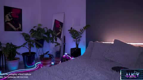 Snapshot of lucyallenx chatting on 11.27.25 Lucy Alien online show from 11.27.25