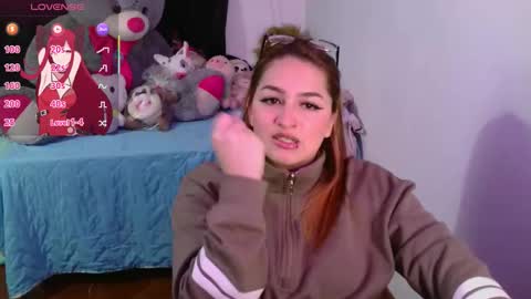 Snapshot of lucycherry__ chatting on 11.25.25 LUCIA online show from 11.25.25