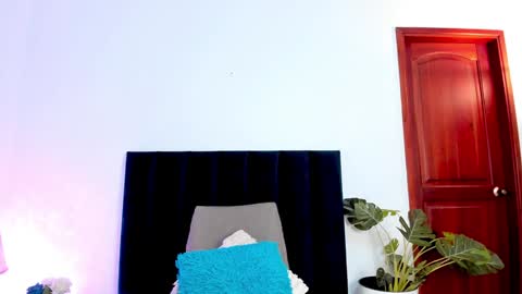 Snapshot of lucyjhonsonn chatting on 12.11.24 LucyJhonsonn online show from 12.11.24