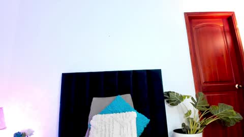 Snapshot of lucyjhonsonn chatting on 12.12.24 LucyJhonsonn online show from 12.12.24