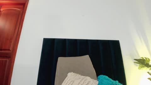 Snapshot of lucyjhonsonn chatting on 12.27.24 LucyJhonsonn online show from 12.27.24