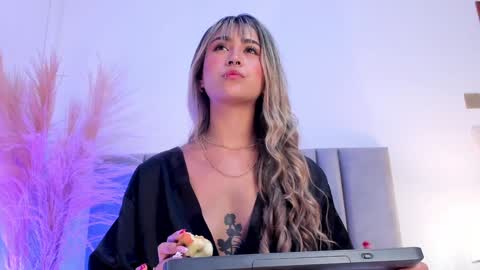 Snapshot of lucyjhonsonn chatting on 01.31.25 LucyJhonsonn online show from 01.31.25