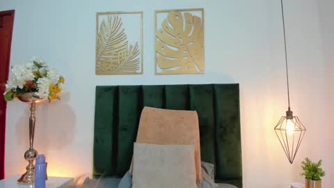 Snapshot of lucyjhonsonn chatting on 02.01.25 LucyJhonsonn online show from 02.01.25