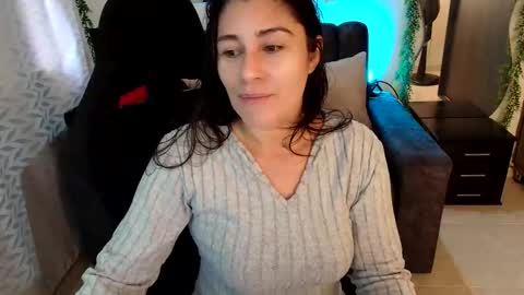 Snapshot of lucyli_ chatting on 06.08.26 LUCY online show from 06.08.26