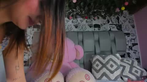 Snapshot of lucyrosse_ chatting on 05.15.26 Lucy online show from 05.15.26