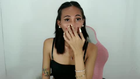 Snapshot of lucyseductive_ chatting on 07.05.26 JIRVIE online show from 07.05.26