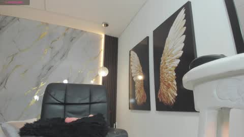 Snapshot of lucystell chatting on 01.27.25 Luciana online show from 01.27.25