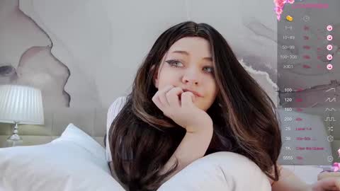 lucyvee online show from 12.15.24