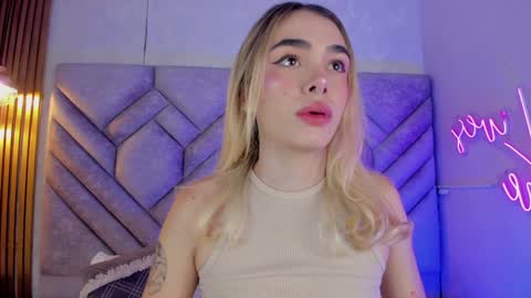 Snapshot of lucyvega4 chatting on 12.20.24 Lucy online show from 12.20.24