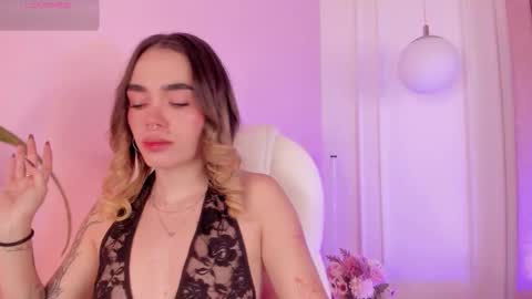 Snapshot of lucyvega4 chatting on 10.30.25 Lucy online show from 10.30.25