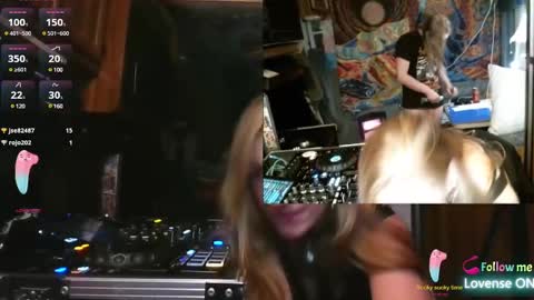 Snapshot of lucyvybes_and_gogert chatting on 03.02.25 Lucy Vybes and Go-Gert online show from 03.02.25