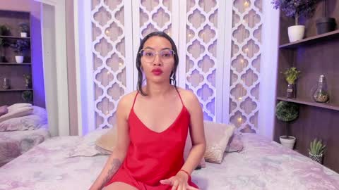 Snapshot of lucyy_liiu chatting on 01.26.25 Lucy Liiu online show from 01.26.25