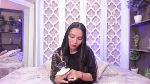 Snapshot of lucyy_liiu chatting on 01.30.25 Lucy Liiu online show from 01.30.25