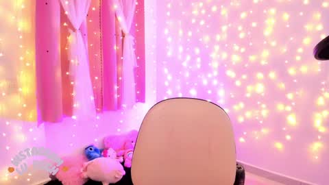 LUCYY FROM HOME  online show from 01.15.25