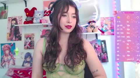 Snapshot of luhannaeverdeen chatting on 07.16.26 Luhana online show from 07.16.26