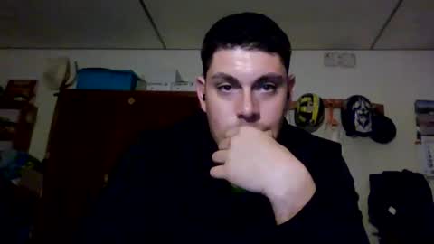 Snapshot of luis2423 chatting on 11.15.25 A slave to the mistress.. un esclavo para las amas dominantes. online show from 11.15.25