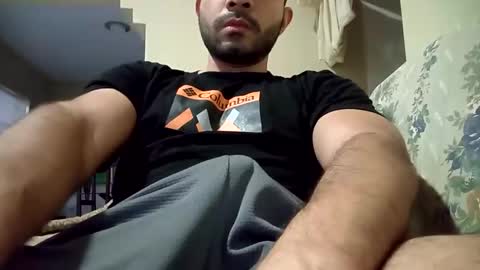 Snapshot of luis_hunk chatting on 11.14.25 Andrew online show from 11.14.25