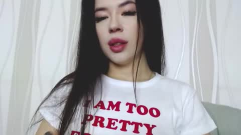 Snapshot of luisa_domina chatting on 11.14.25 luisa lovedom online show from 11.14.25