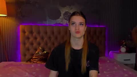 LuisaClover online show from 11.19.25