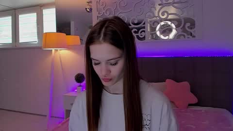 Snapshot of luisaclover chatting on 05.12.26 LuisaClover online show from 05.12.26