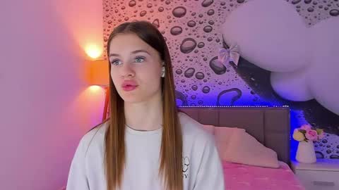 Snapshot of luisaclover chatting on 05.31.26 LuisaClover online show from 05.31.26