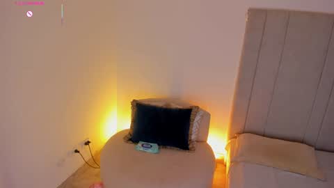 Snapshot of luisah_ chatting on 06.11.26 L U I S A online show from 06.11.26