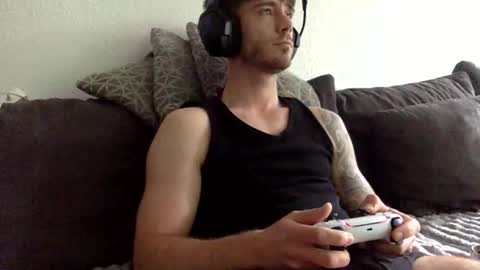 Snapshot of luisbadx chatting on 09.21.25 Luis Badx online show from 09.21.25