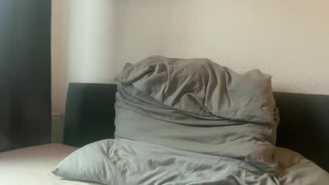 Snapshot of luisbadx chatting on 11.16.25 Luis Badx online show from 11.16.25