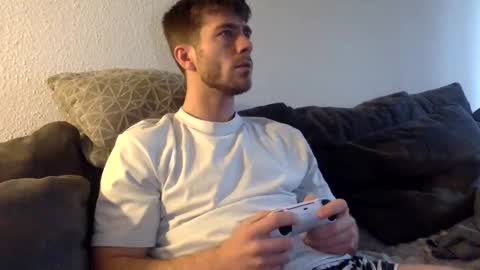 Snapshot of luisbadx chatting on 12.05.25 Luis Badx online show from 12.05.25