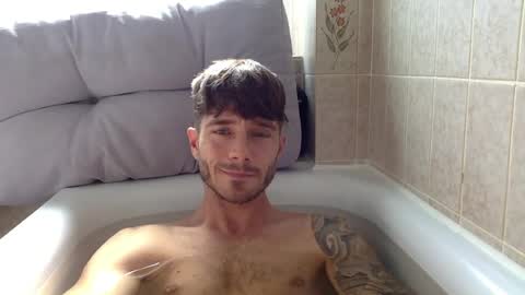 Snapshot of luisbadx chatting on 07.25.26 Luis Badx online show from 07.25.26