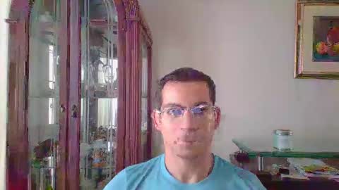 Snapshot of luiselamante chatting on 10.15.25 Luis online show from 10.15.25