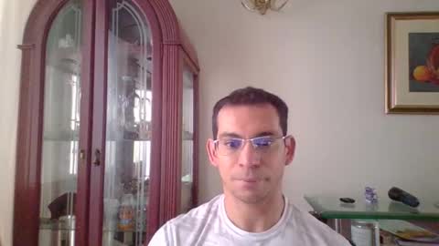 Snapshot of luiselamante chatting on 10.17.25 Luis online show from 10.17.25