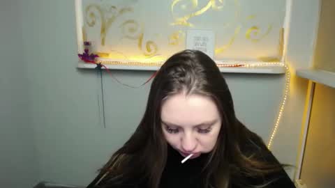 Snapshot of luizaheems_ chatting on 02.07.25 Luiza online show from 02.07.25