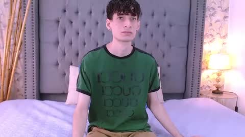 Snapshot of luke_carter chatting on 09.23.25 luke_carter online show from 09.23.25